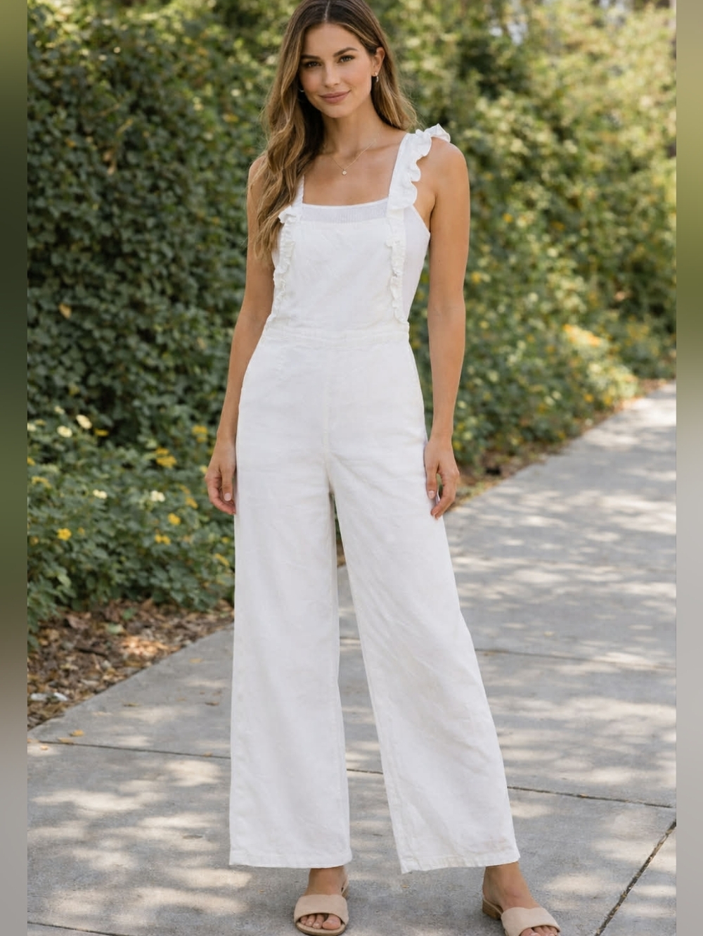DBG Womens White Sleeveless Jumpsuit
